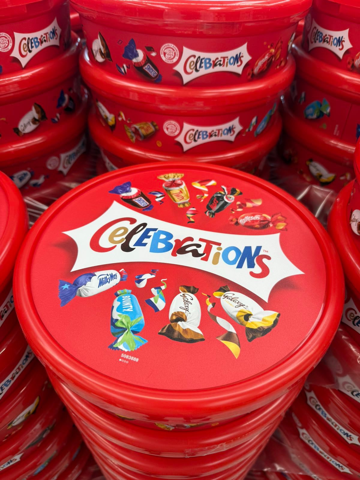 Celebrations – 3 кутии × 500 г (1,5 кг) | Безплатна доставка